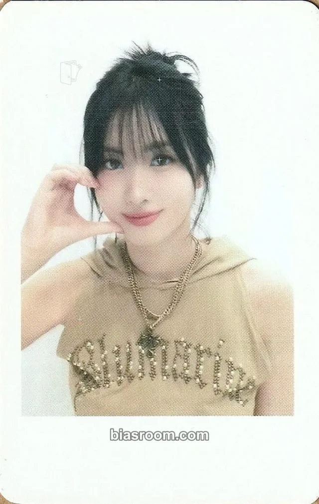 TWICE - Momo - Once Again (8th Anniversary) Event offline polaroid purchase benefit