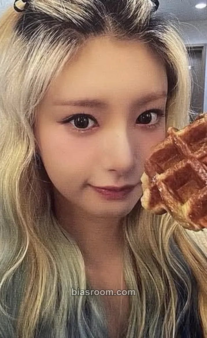 Yiren All My Girls Photocard - EVERGLOW - EVERGLOW K-pop photocard
