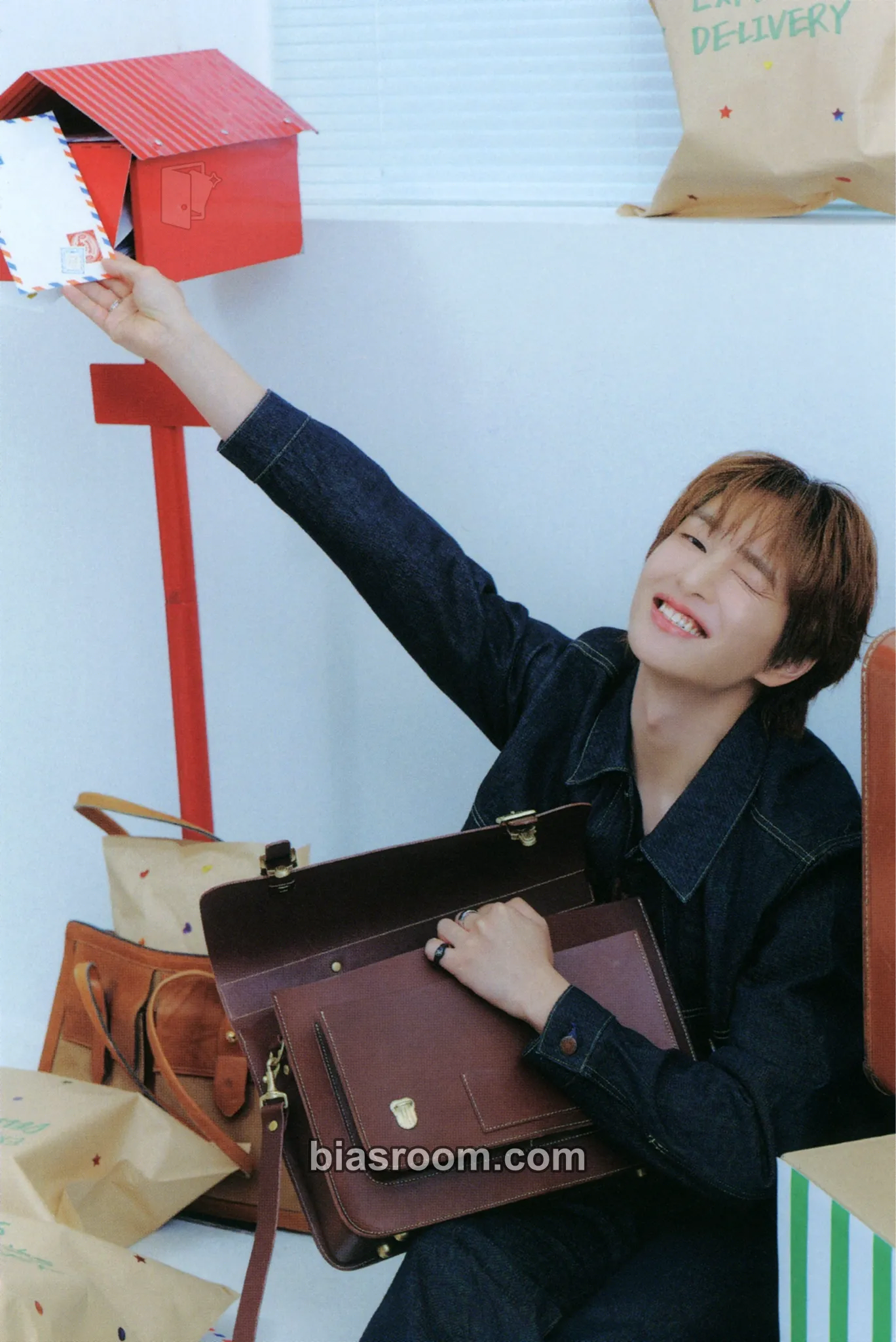 Onew ONEW 2026 Season’s Greetings ‘Dear My JJINGGU’ Photocard - SHINee - SHINee K-pop photocard