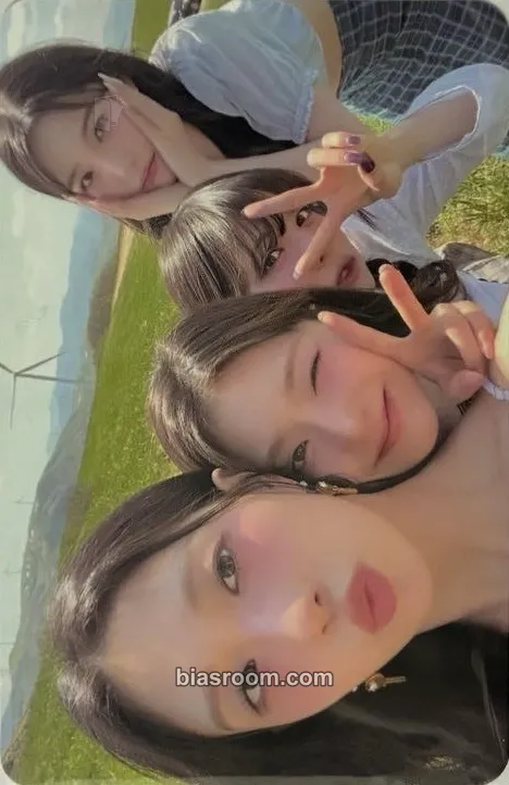 2024 PHOTOBOOK <FROM SUMMER> Photocard - fromis_9 - fromis_9 K-pop photocard