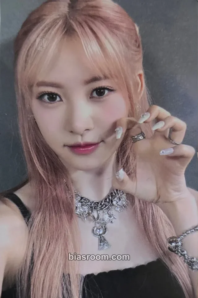 RESCENE - Liv - Re:Scene Album soundwave fansign round 8