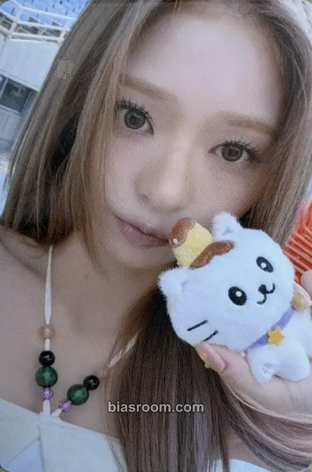 Nagyung Glow ME Photocard - fromis_9 - fromis_9 K-pop photocard