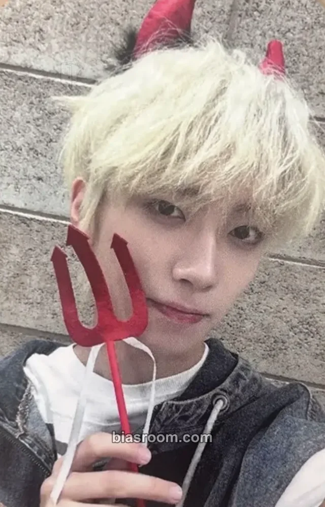 NEWBEAT - Yunhu - Louder Than Ever Album video call (fancall) jjmuze (jj muze) round 1