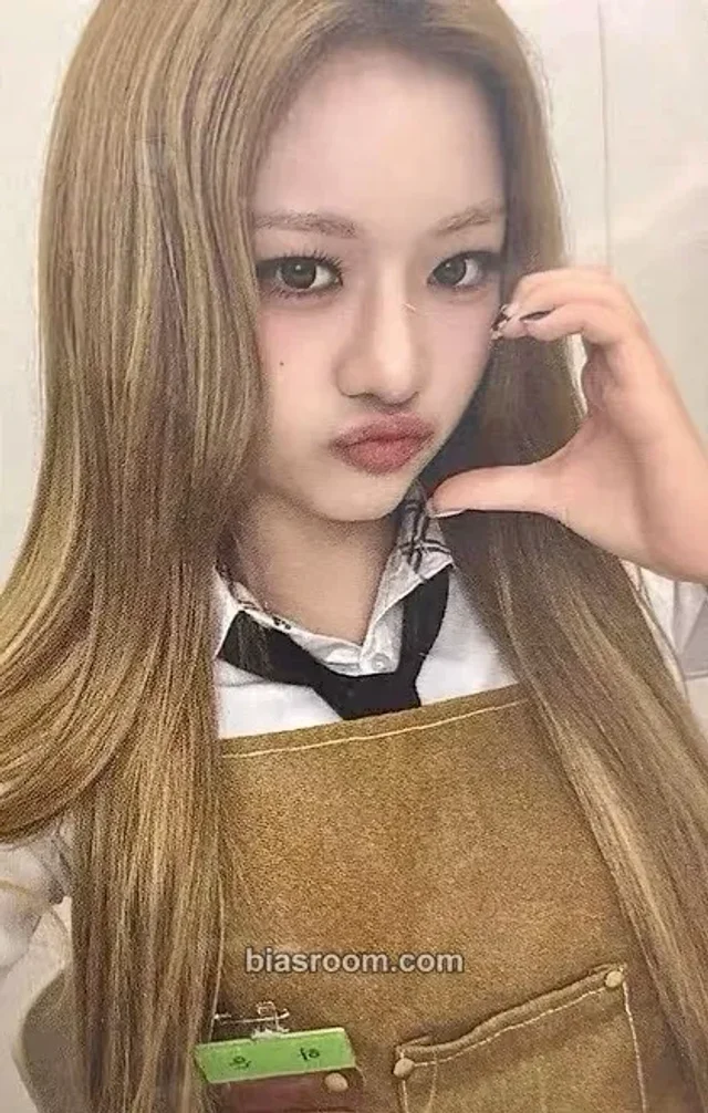 UNCHILD - Haeun - We Are UNCHILD Album apple music cafe event fansign