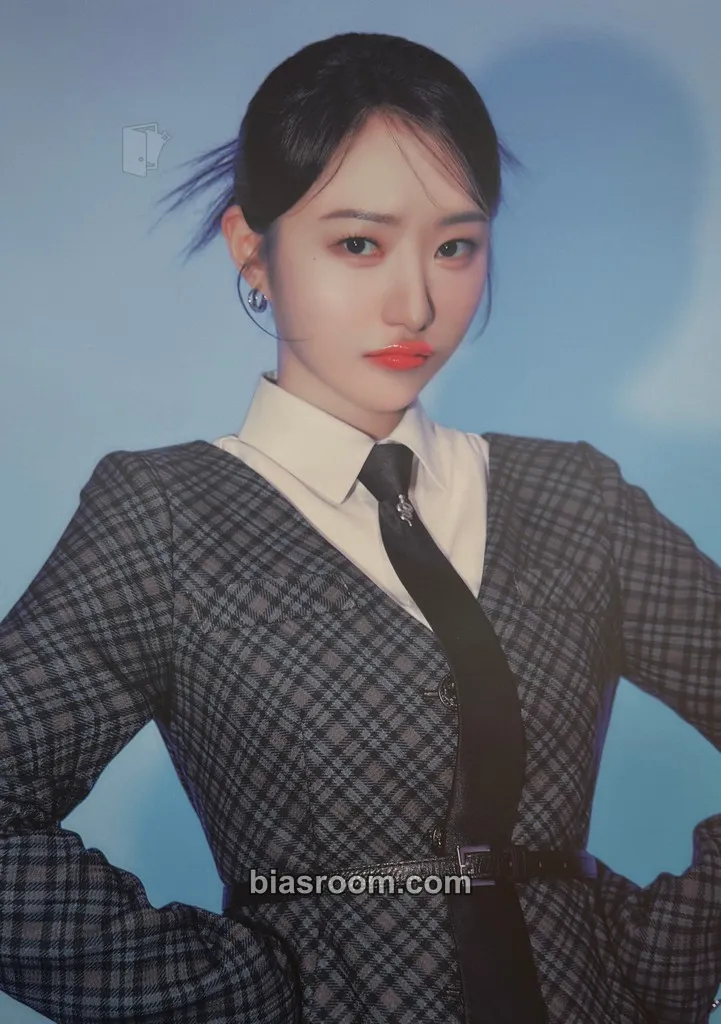 SuA Reason Boutique Photocard - Dreamcatcher - Dreamcatcher K-pop photocard