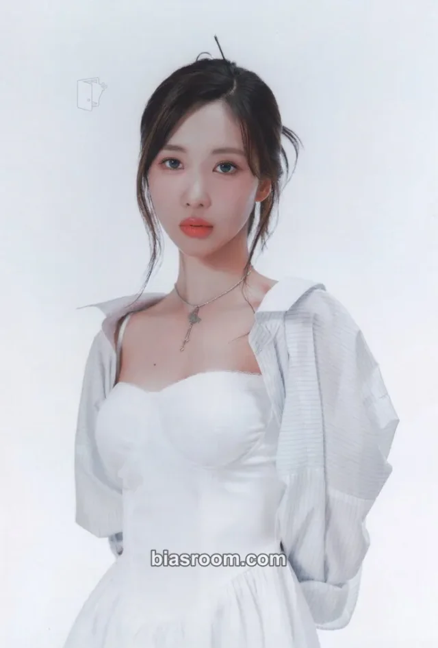 Dreamcatcher - Reason Boutique Event postcard set merch inclusion