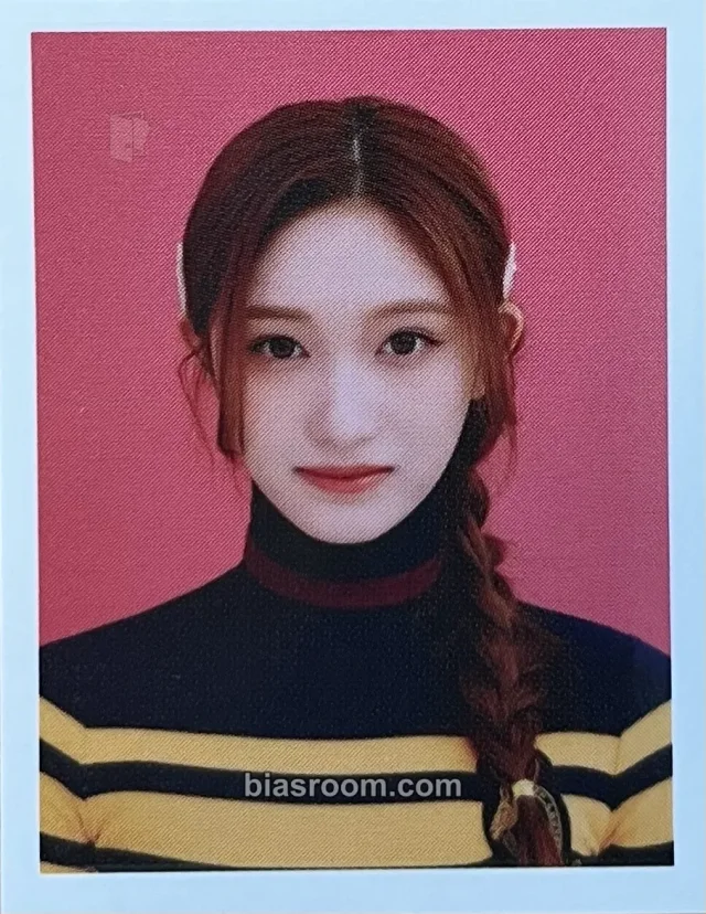 IVE - Leeseo - 2023 Season’s Greetings: READY, GET SET, IVE! Other id photo kit inclusion