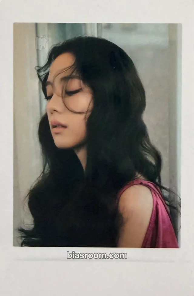 BLACKPINK - Jisoo - ME (Jisoo solo) Album photobook version