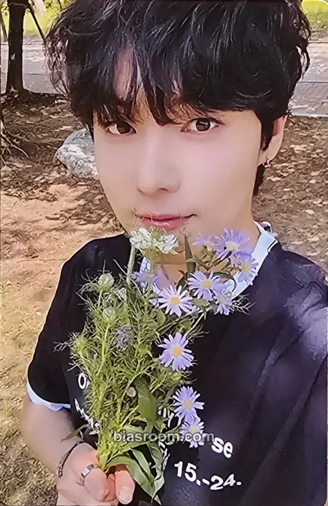 ONEWE - Yonghoon - 2025 ONEWE WORLD TOUR 'O! NEW E!volution Ⅳ' Event concert encore trading card