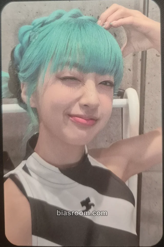 ADORA - Adora - Adorable REbirth Album album photocard