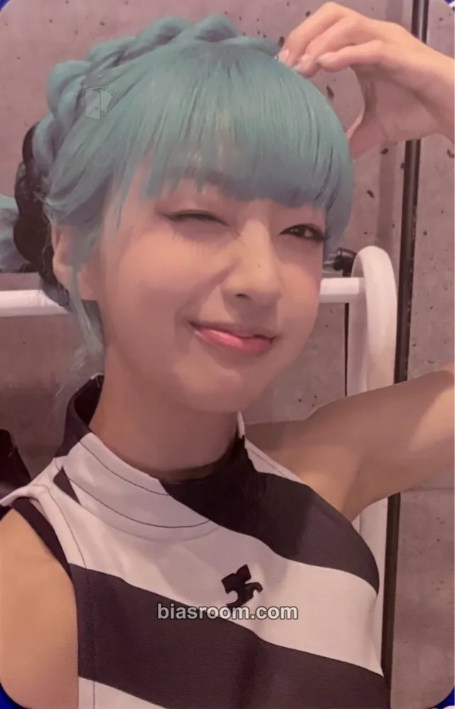 ADORA - Adora - Adorable REbirth Album album photocard