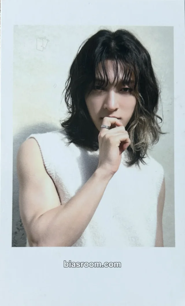 OnlyOneOf - JunJi - Instinct Part. 2 Album pob (pre-order benefit) apple music lucky draw (LD) polaroid
