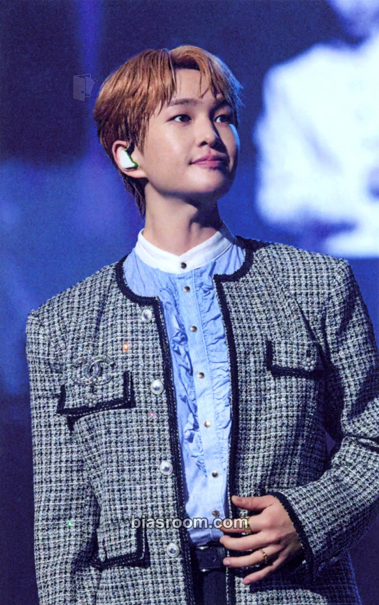 Onew SHINee World VI: Perfect Illumination Photocard - SHINee - SHINee K-pop photocard