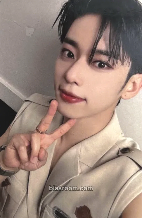 Donghyun 2024 Fan Concert ‘Find You’ Photocard - AB6IX - AB6IX K-pop photocard