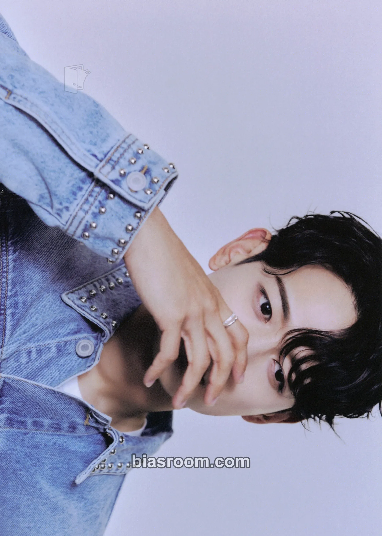 Minho SHINee World VI: Perfect Illumination Photocard - SHINee - SHINee K-pop photocard