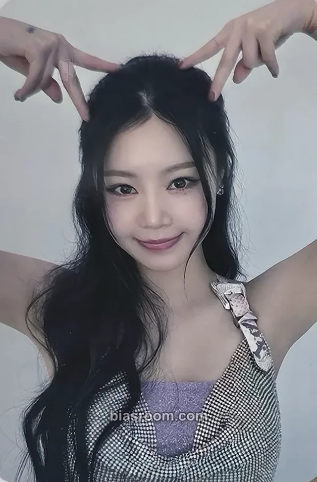 Soojin - Soojin - RIZZ Album jump up fansign round 2