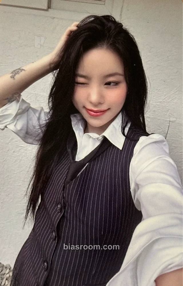 MAMAMOO - Wheein - Wheein 2026 Season's Greetings: Fruitful Holiday Other season's greetings pob (pre-order benefit) k-monstar taipei