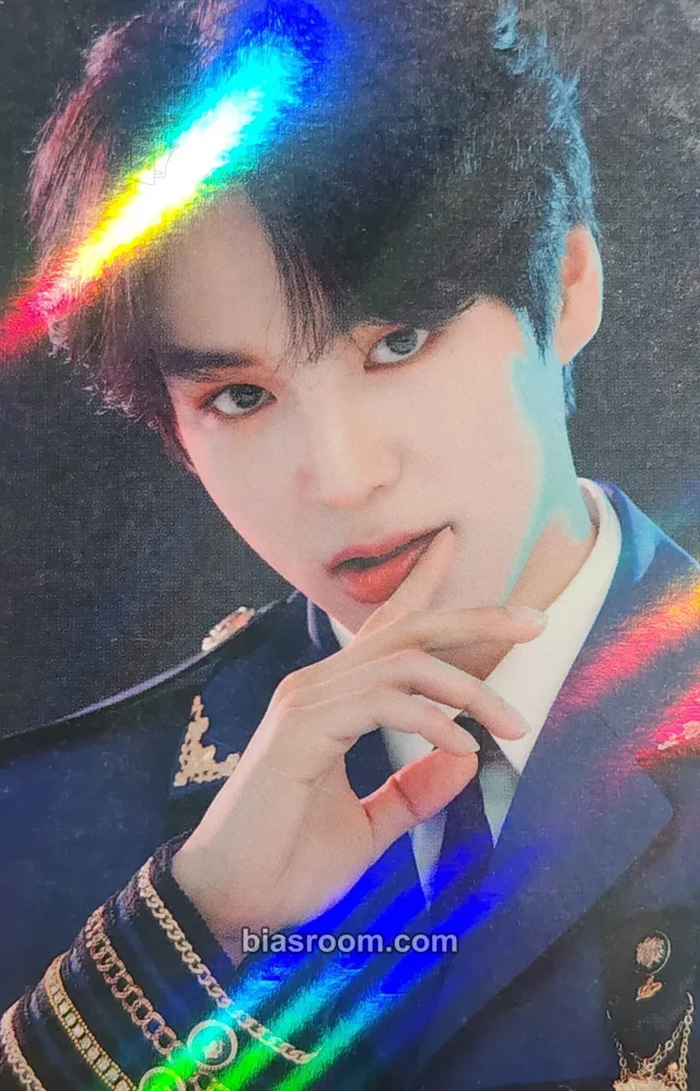 VICTON - Chan - VICTON 1st Concert 'NEW WORLD' Event concert merch photocard holographic (hologram)