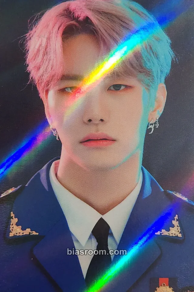 VICTON - Seungsik - VICTON 1st Concert 'NEW WORLD' Event merch photocard concert holographic (hologram)