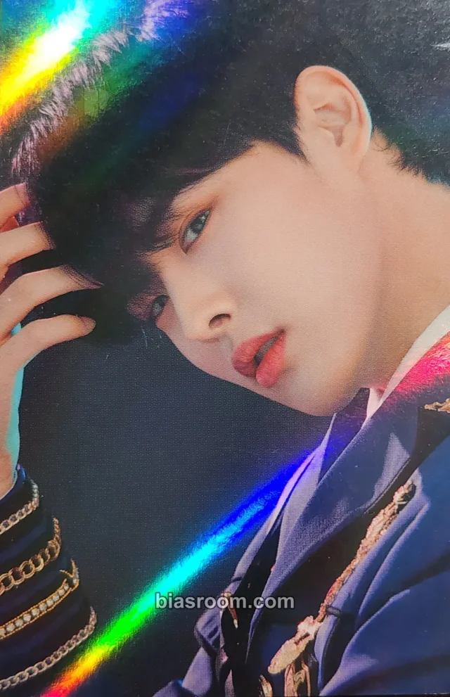 VICTON - Byungchan - VICTON 1st Concert 'NEW WORLD' Event concert merch photocard holographic (hologram)