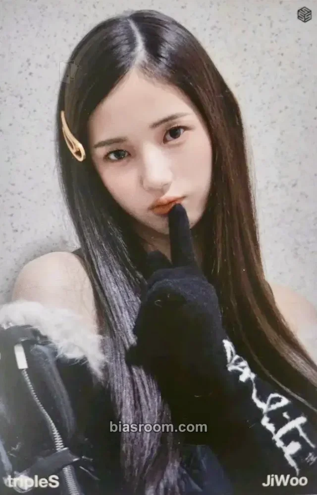 tripleS - Jiwoo - Assemble Album broadcast postcard week 2