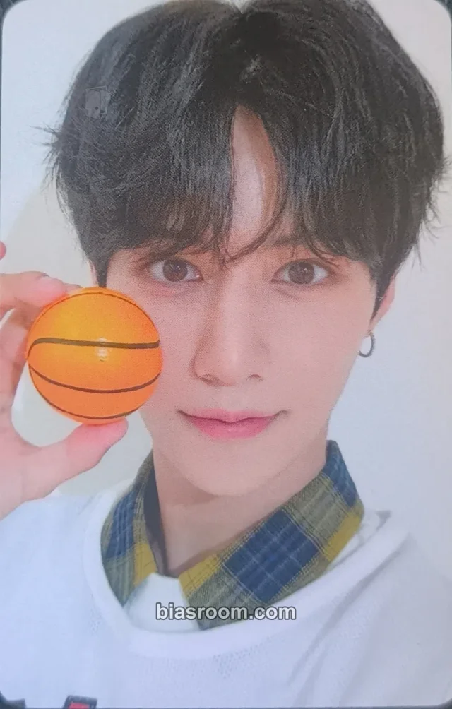 LUN8 - Ian - LOST Album album photocard pob (pre-order benefit) apple music