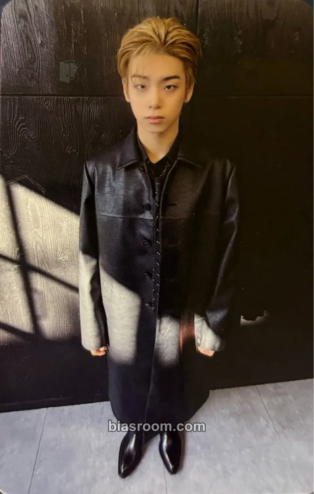 82Major - Dogyun - BEBEOM: Be The Tiger 5th Concert Event hoodie merch photocard