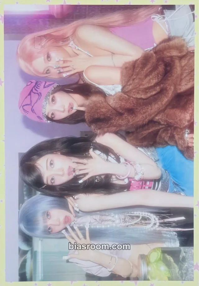 aespa - KISS N TELL Album limited edition postcard album inclusion
