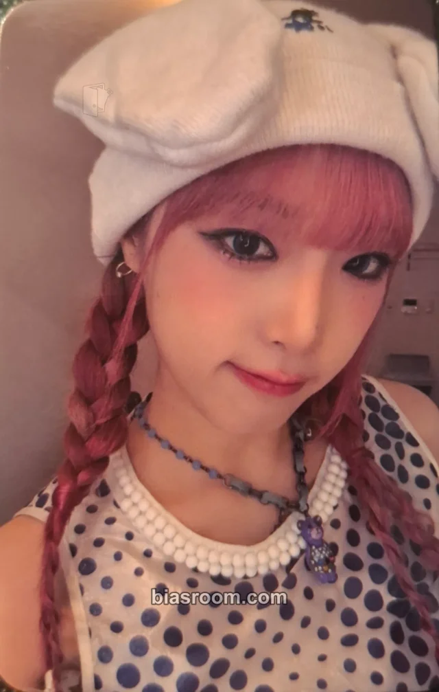 Yena - Yena - HATE XX Album pob (pre-order benefit)