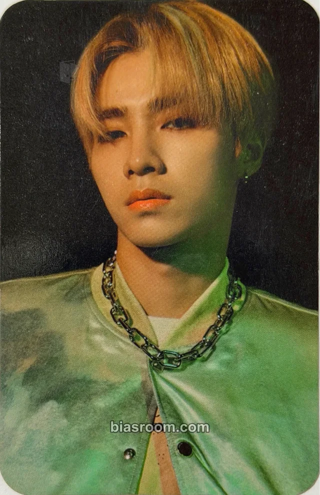 WayV - Xiaojun - Kick Back Album owhat stranger version pob (pre-order benefit)
