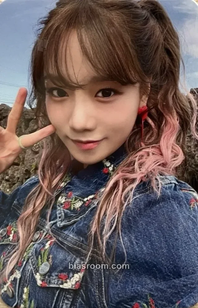 Jo Yuri - Jo Yuri - SEASON’S GREETINGS 2023 Other season's greetings aladin pob (pre-order benefit)