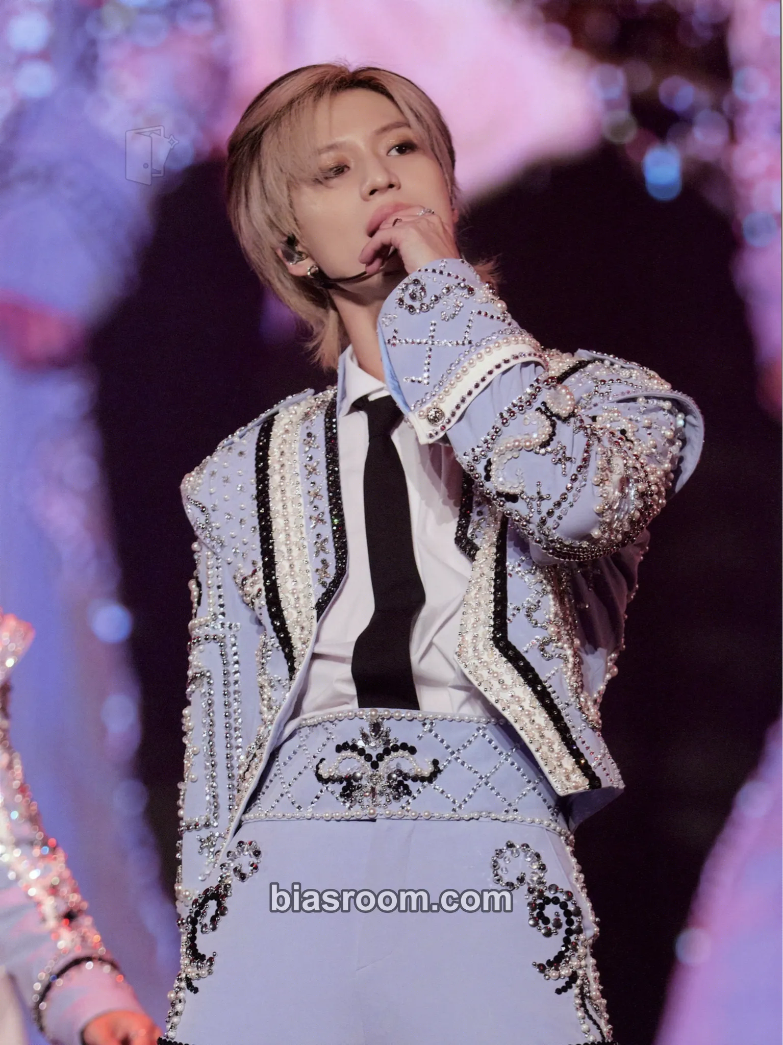 Taemin SHINee World VI: Perfect Illumination Photocard - SHINee - SHINee K-pop photocard