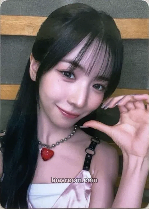 Maya Portfolio Photocard - NiziU - NiziU K-pop photocard