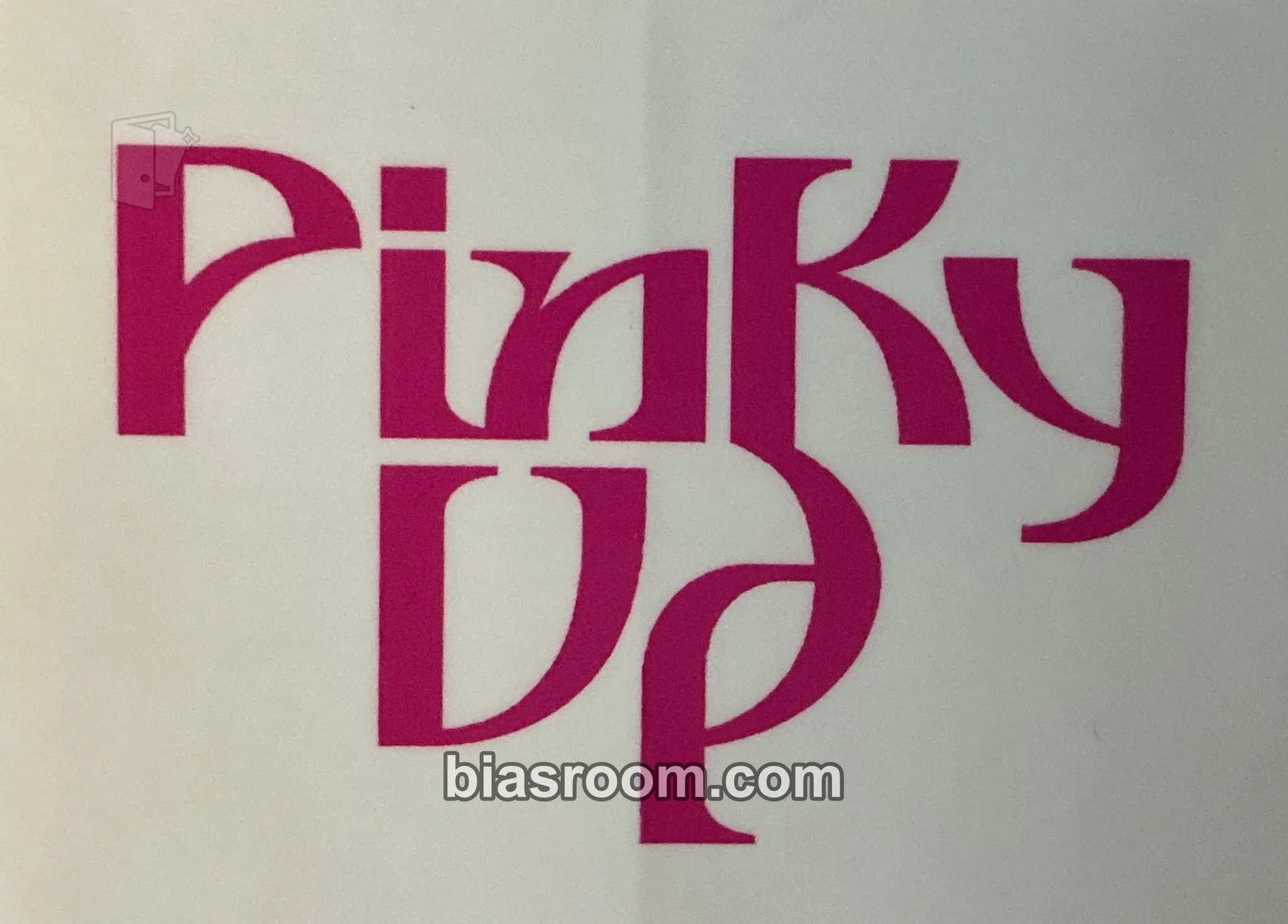 PINKY UP Photocard - KATSEYE - KATSEYE K-pop photocard