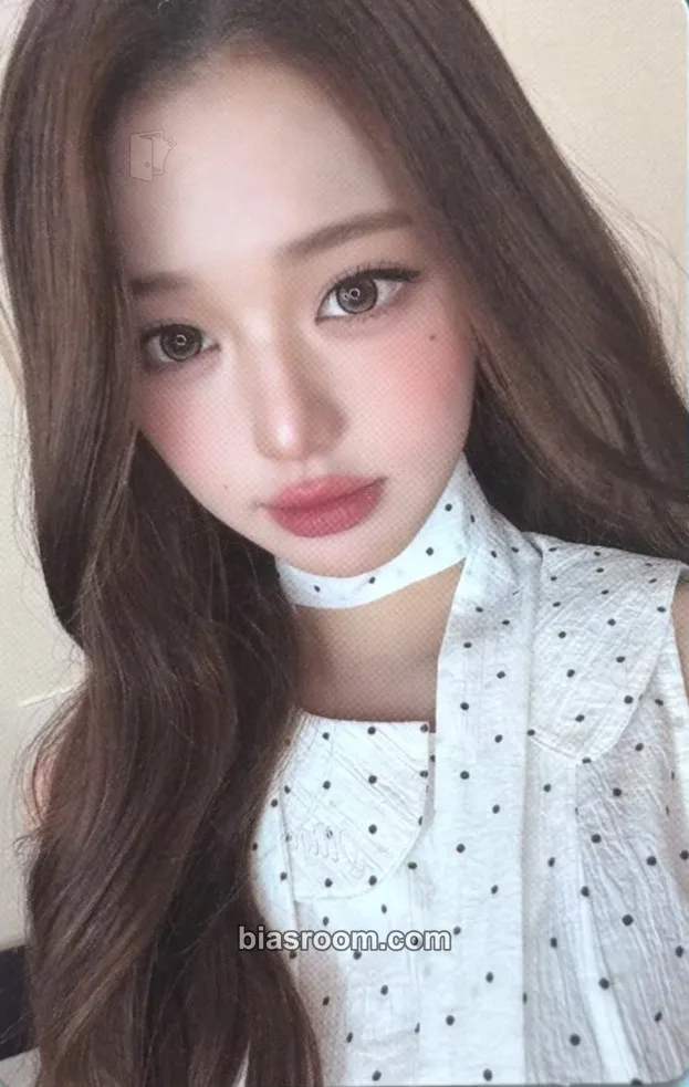 Wonyoung IVE x MINIVE POP-UP STORE ‘DIVE INTO MINIVE’ in SEOUL Photocard - IVE - IVE K-pop photocard