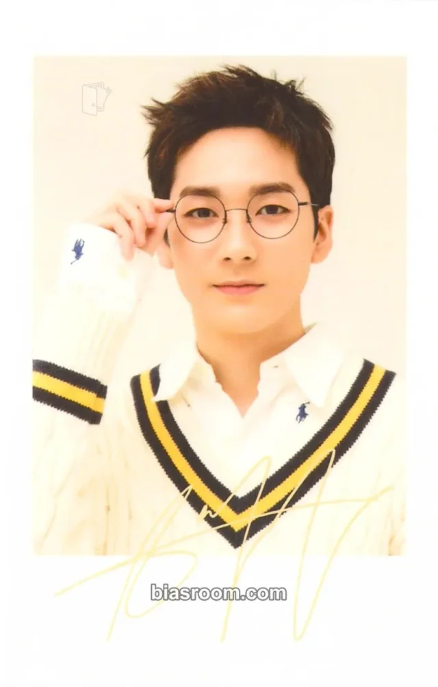 NU'EST - Aron - 2020 LOVEPAGE Fanmeeting Event merch inclusion large photocard polaroid printed signature