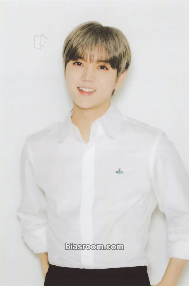 NU'EST - Ren - HYBE 2021 New Year's Eve Livestream Event merch inclusion postcard special event new years event