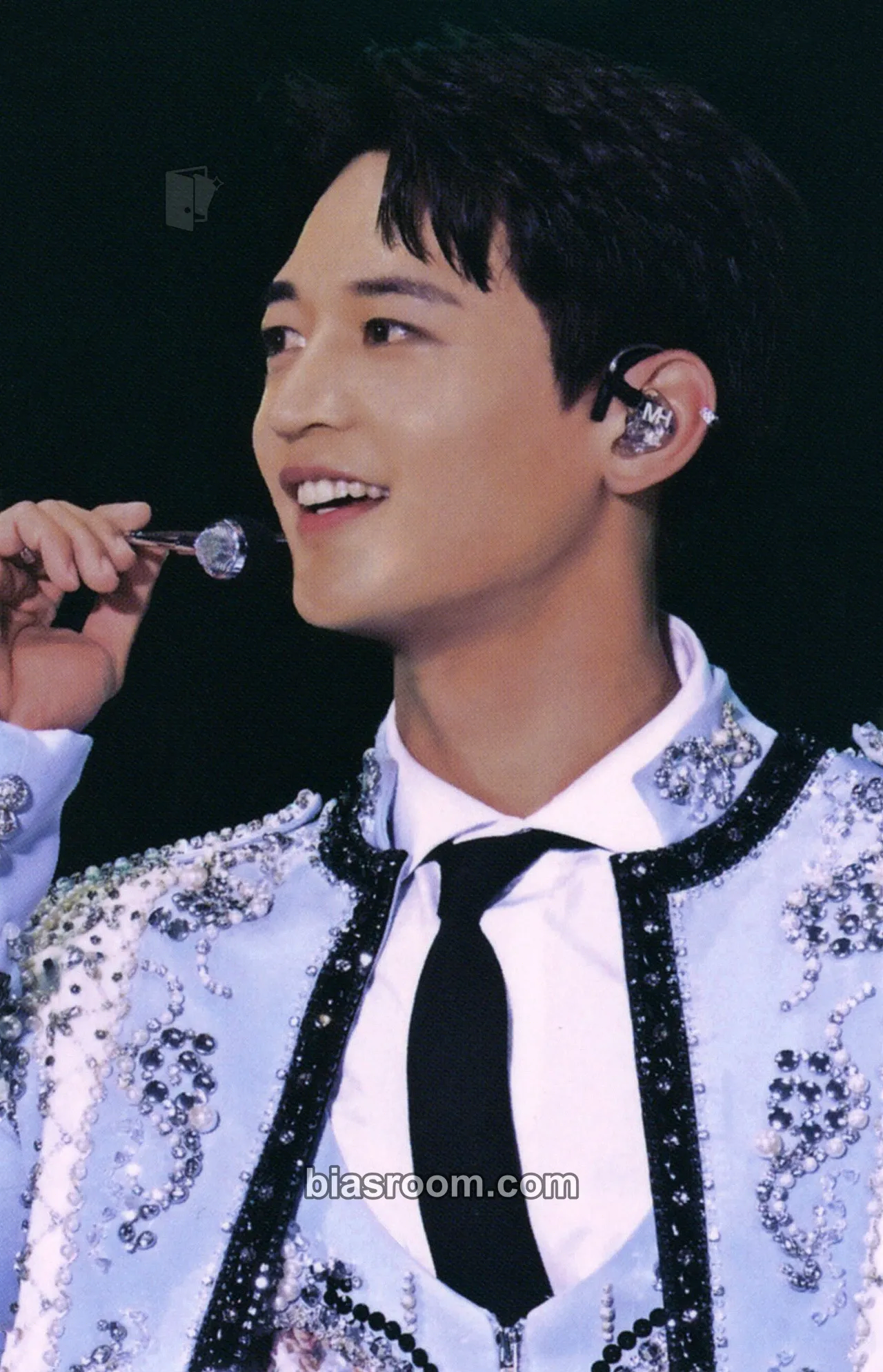 Minho SHINee World VI: Perfect Illumination Photocard - SHINee - SHINee K-pop photocard