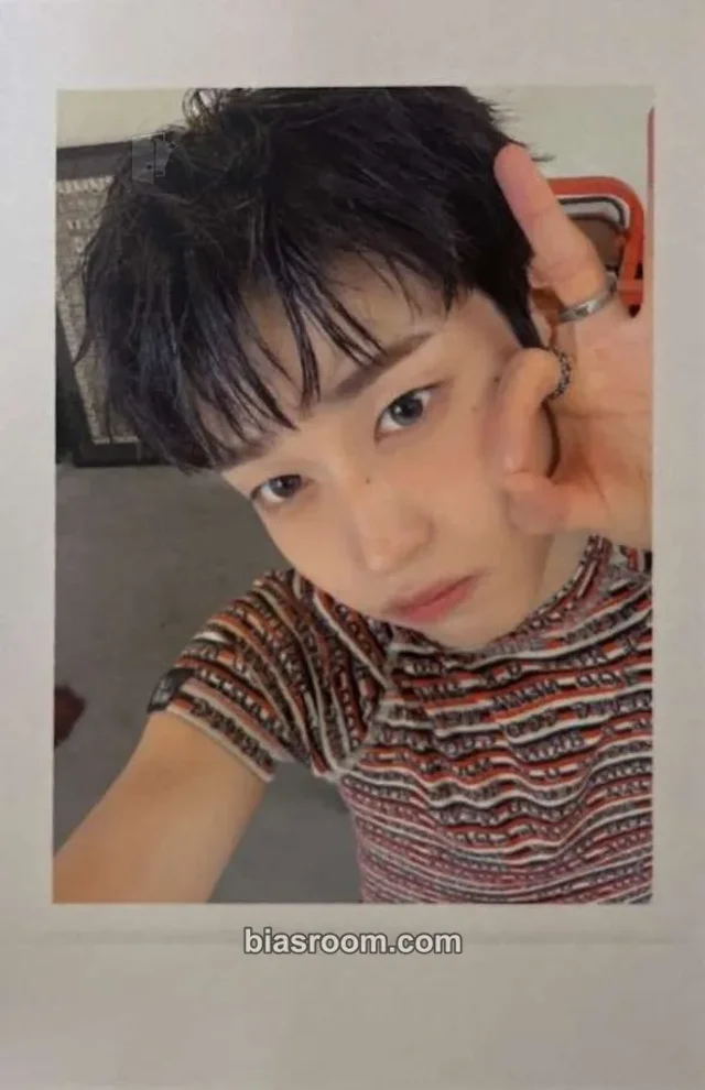idntt - ToWa - itsnotover Album apple music pob (pre-order benefit) polaroid