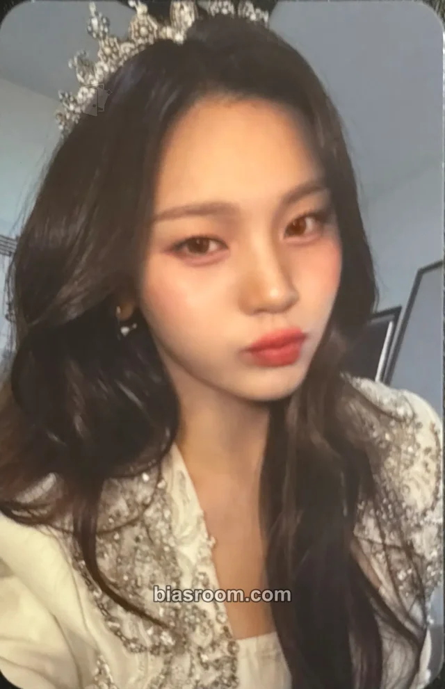 VIVIZ - Umji - 2024 VIVIZ World Tour ‘V.Hind : Love and Tears’ Event merch photocard photo set