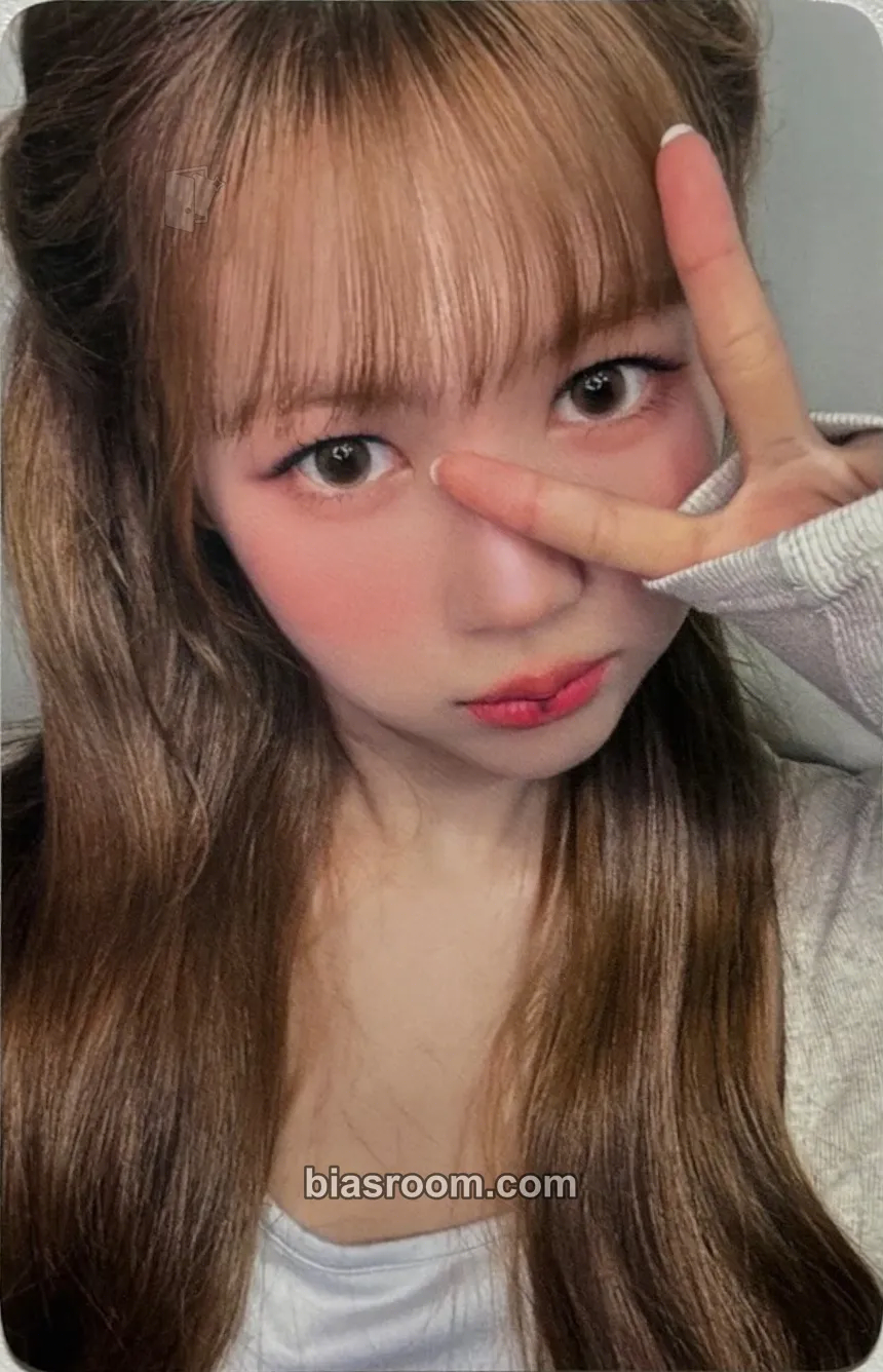 Ye-on Lemon Tang Photocard - Hearts2Hearts - Hearts2Hearts K-pop photocard