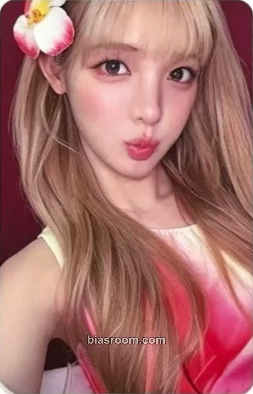 Yuha Lemon Tang Photocard - Hearts2Hearts - Hearts2Hearts K-pop photocard
