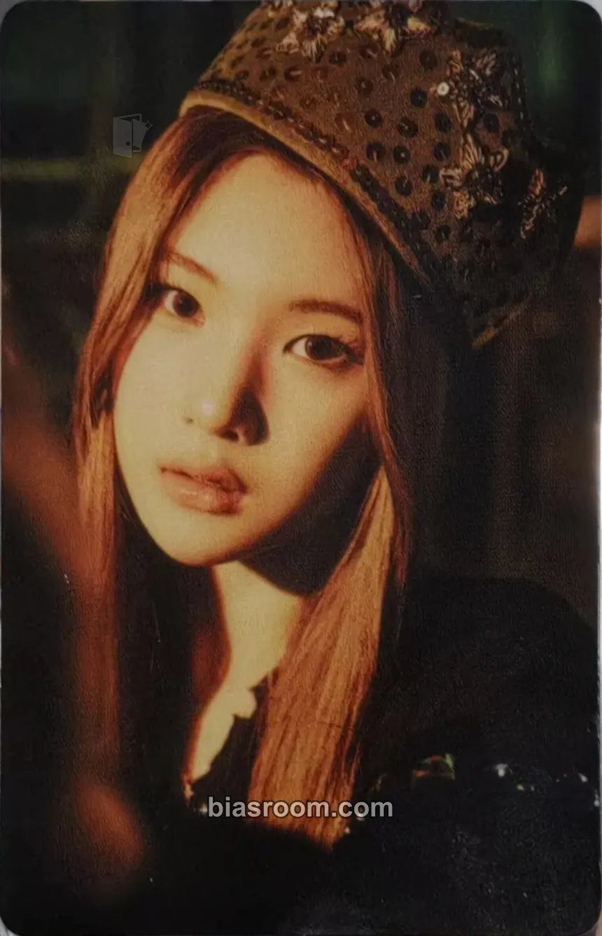 Juun The Chase Photocard - Hearts2Hearts - Hearts2Hearts K-pop photocard