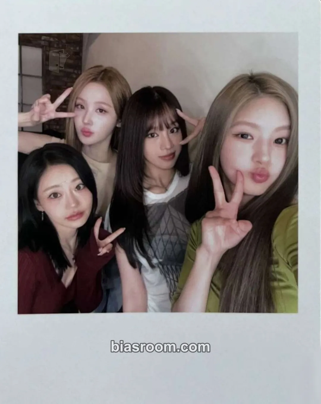 Who Is She Photocard - KISS OF LIFE - KISS OF LIFE K-pop photocard