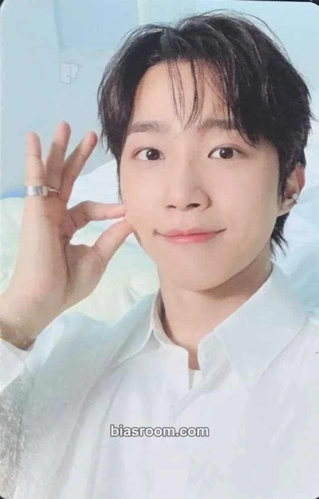 N.Flying - Dongsung - 2026 N.Flying LIVE ‘&CON5 : into REM’ Event merch inclusion t-shirt