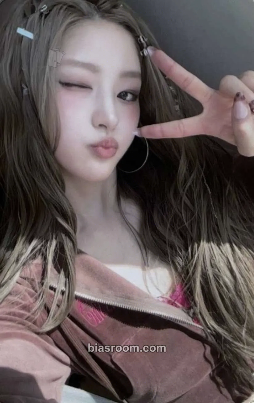 Haneul Who Is She Photocard - KISS OF LIFE - KISS OF LIFE K-pop photocard