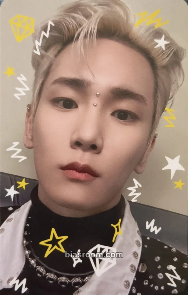 Key - Key - G.O.A.T. in the Keyland Event merch photocard luggage tag photocard set