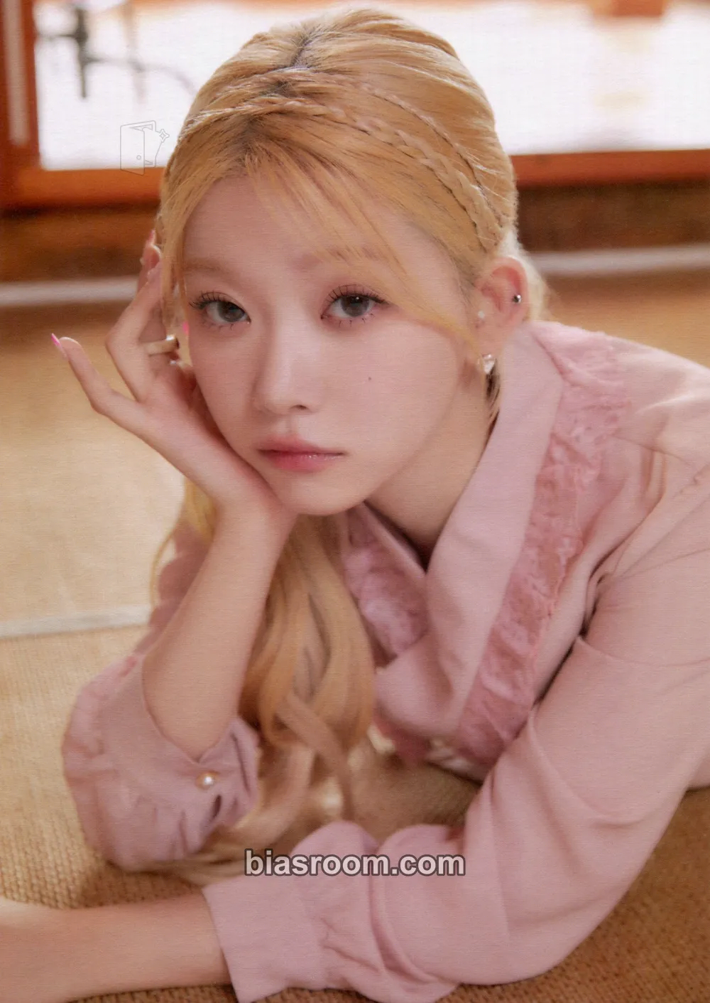 Tsuki 2024 Season's Greetings Photocard - Billlie - Billlie K-pop photocard