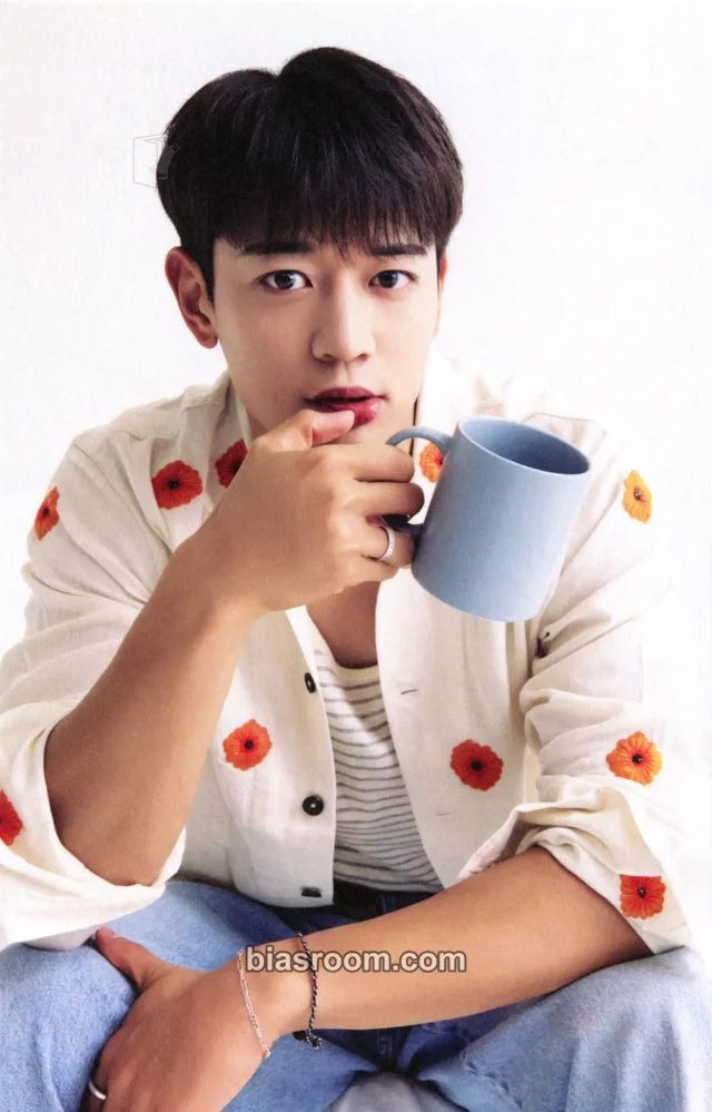 SHINee - Minho - SHINee 2024 Season's Greetings Other season's greetings postcard item set kit inclusion
