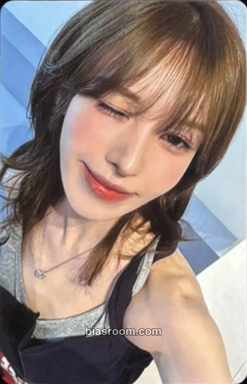 Wendy A Day in Red & Velvet Photocard - Red Velvet - Red Velvet K-pop photocard